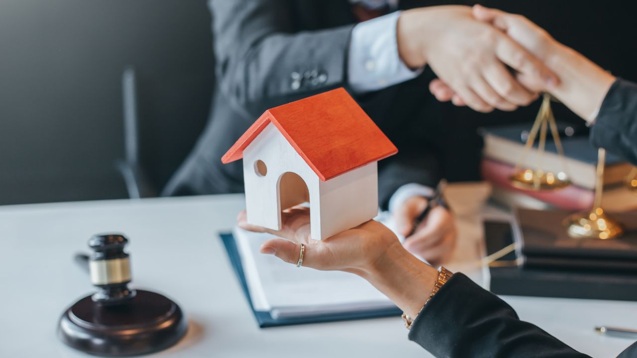 advogado especialista em direito imobiliário