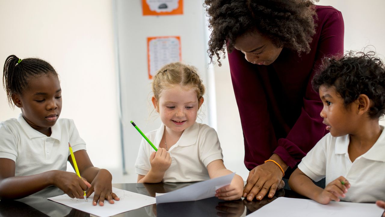 quanto ganha uma professora de educação infantil