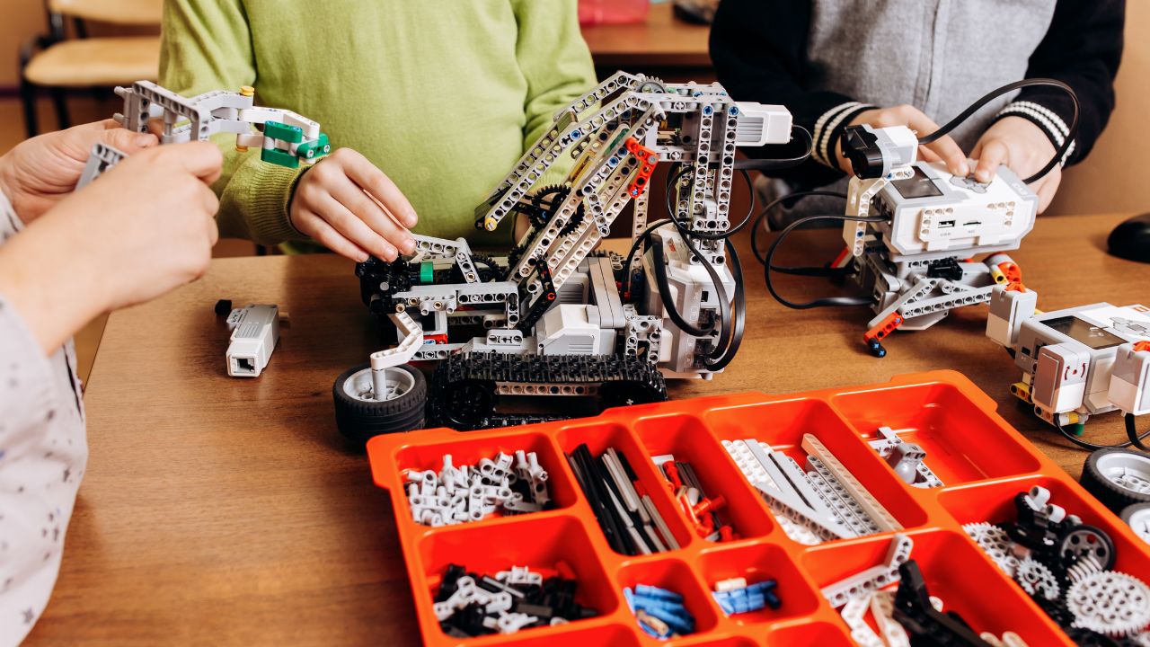 imagem sobre Kits de Robótica Educacional: o que são, benefícios e tendências