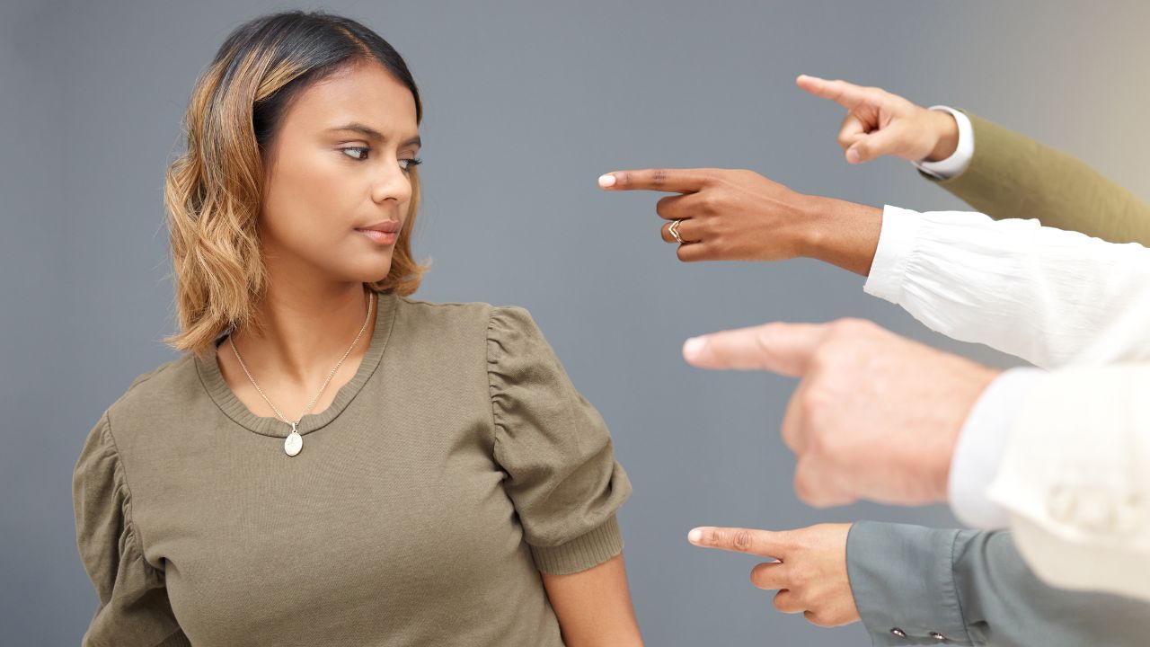 o que é comunicação agressiva