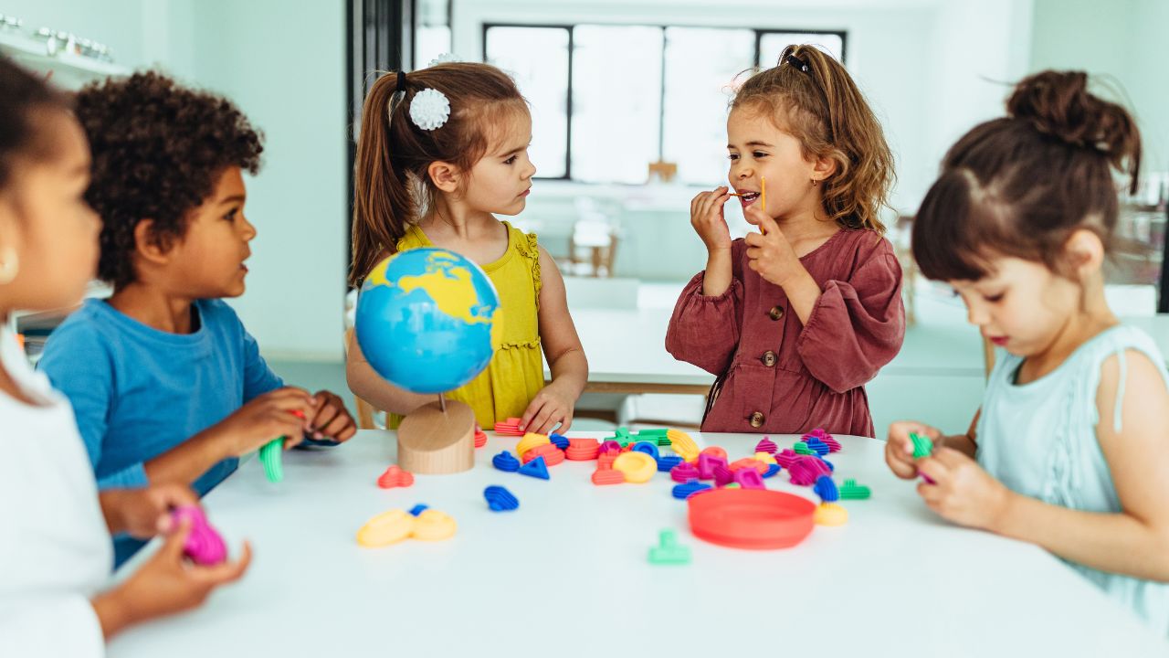 imagem sobre Brincadeiras na Educação Infantil: importância e benefícios para o desenvolvimento infantil