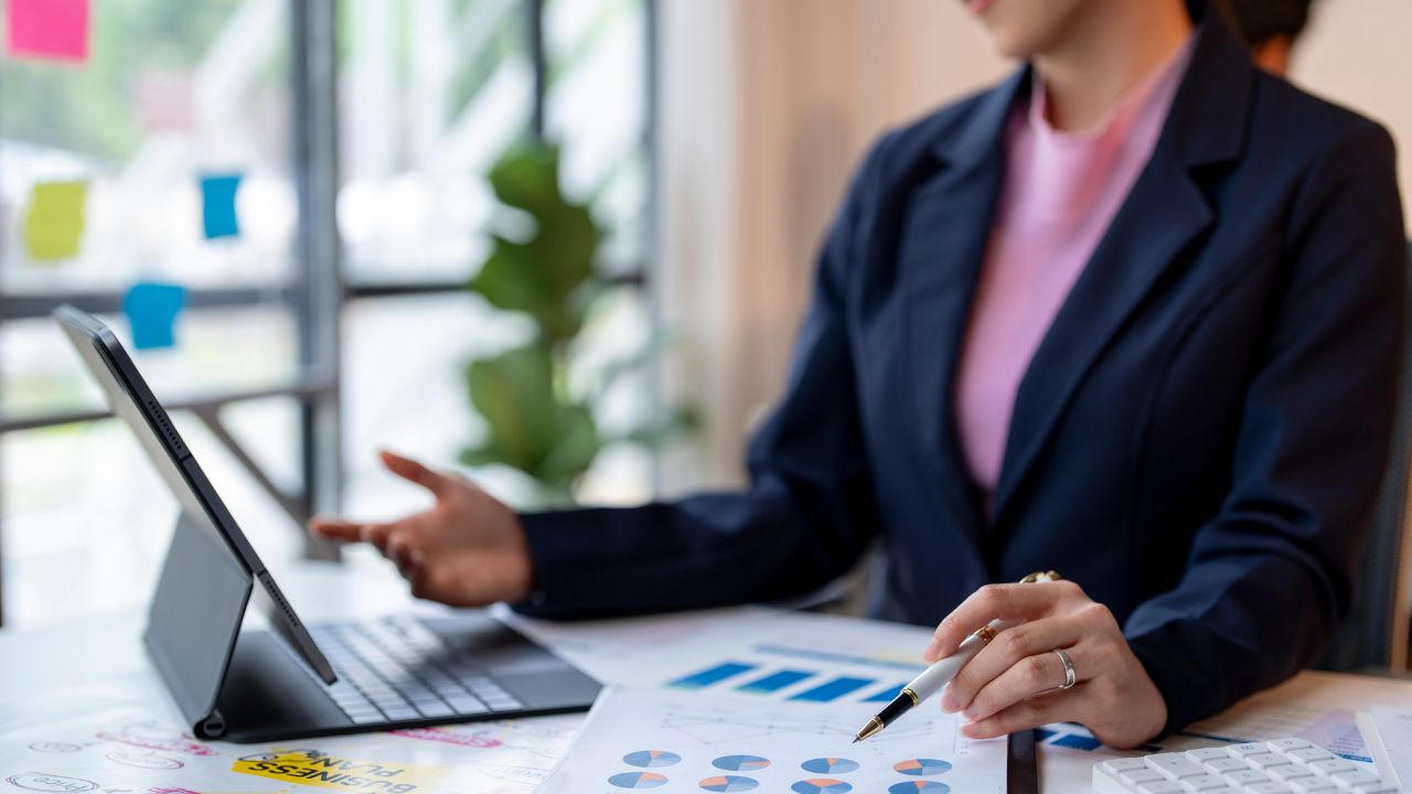 imagem sobre Perito contábil salário: carreira, evolução e oportunidades no Brasil