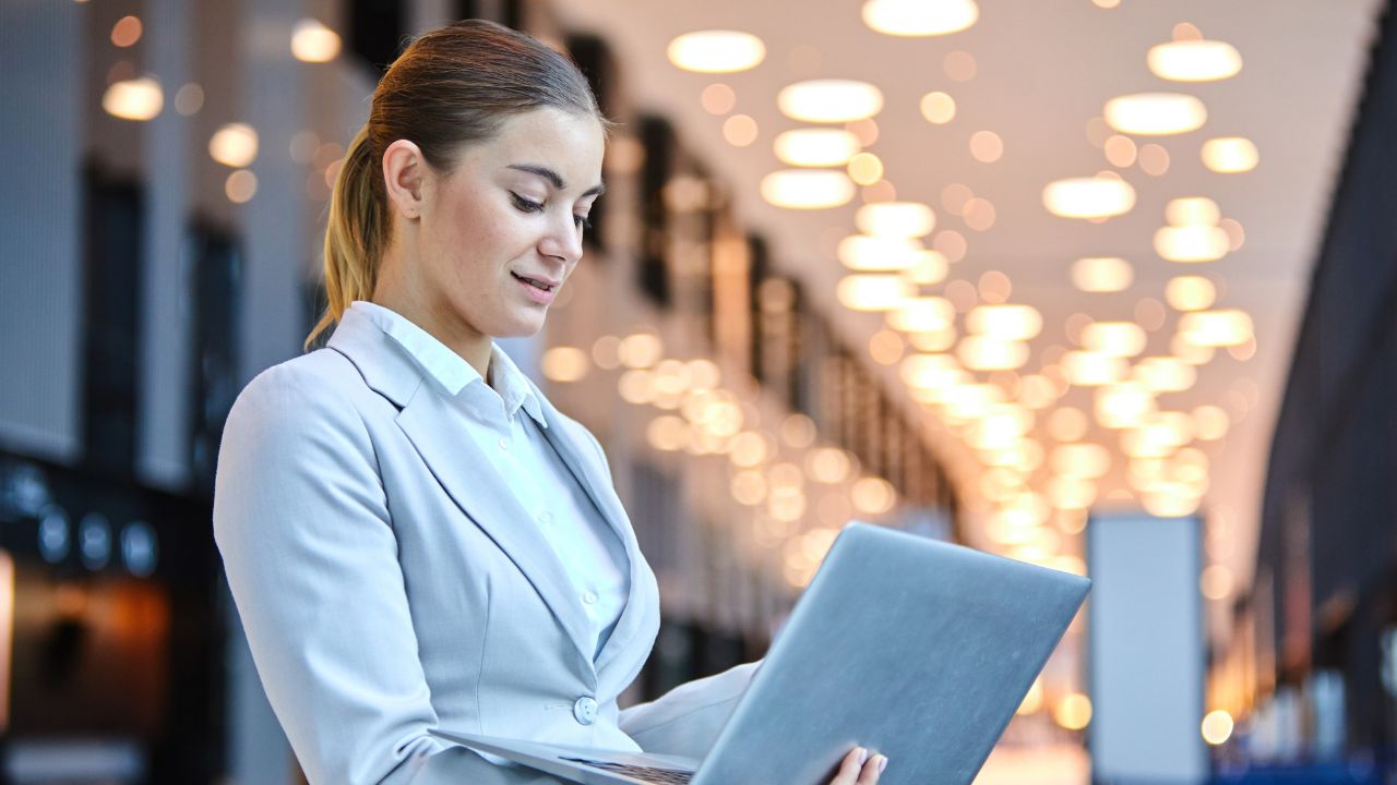 imagem sobre Tecnologia na Gestão Comercial: saiba mais sobre sua eficiência e competitividade