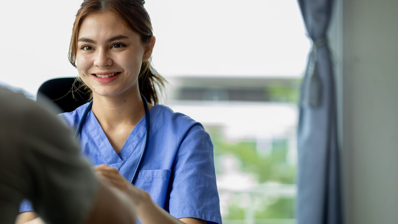 o que o auxiliar de enfermagem faz o que o auxiliar de enfermagem faz