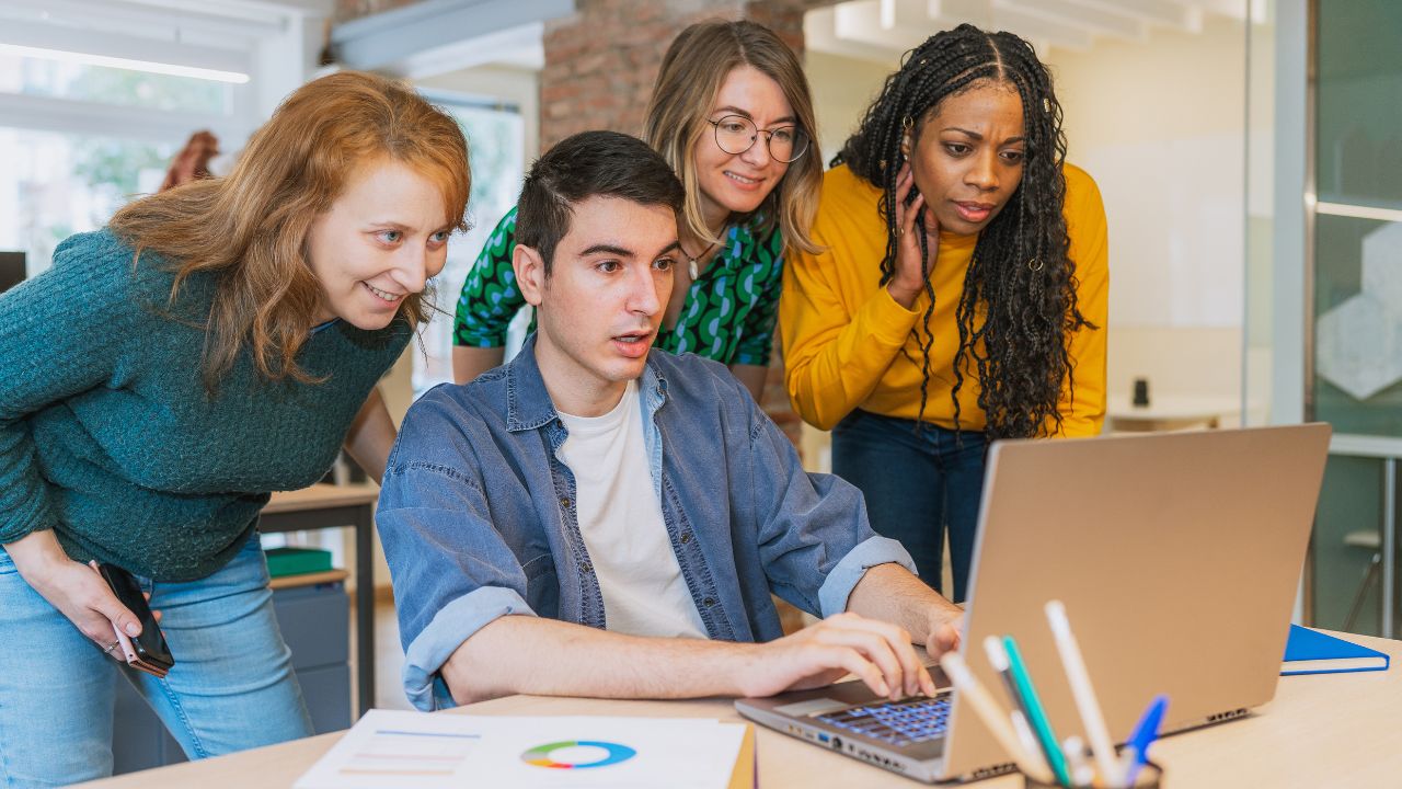 imagem sobre Como terminar o ensino médio online: guia completo e passo a passo