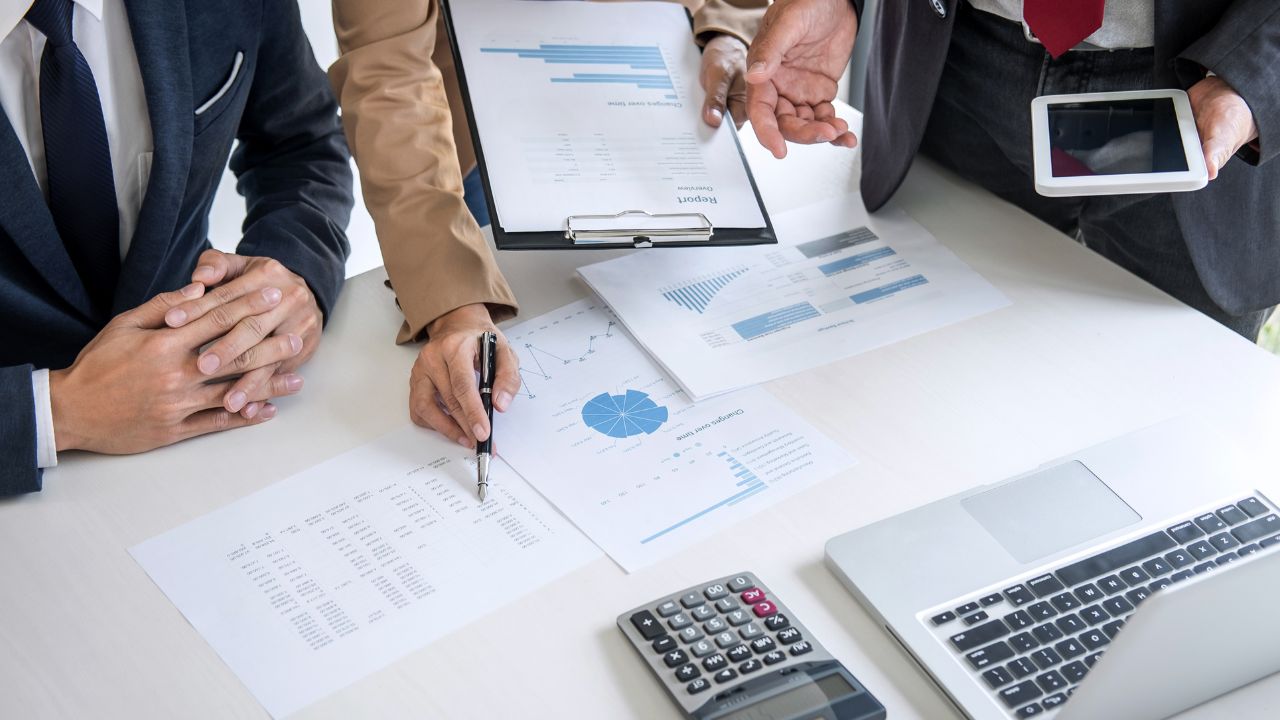 O que é administração financeira