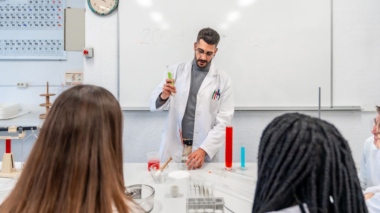 imagem sobre Senso comum e conhecimento científico: como tomar decisões mais conscientes?