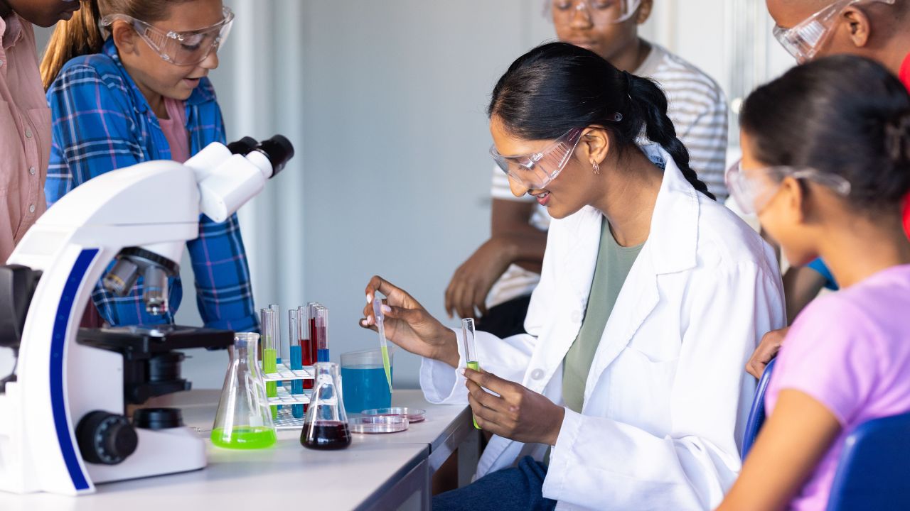 qual a diferença entre senso comum e conhecimento científico