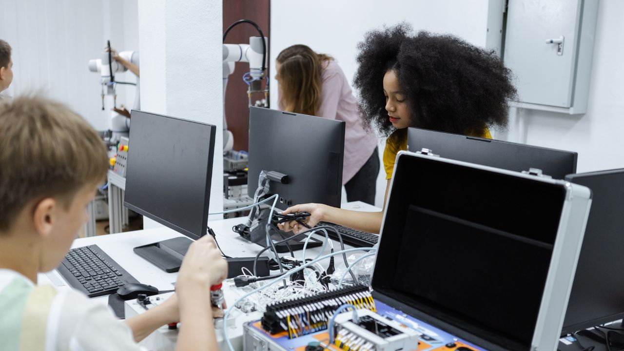 imagem sobre Formação técnica: guia completo para crescer na carreira