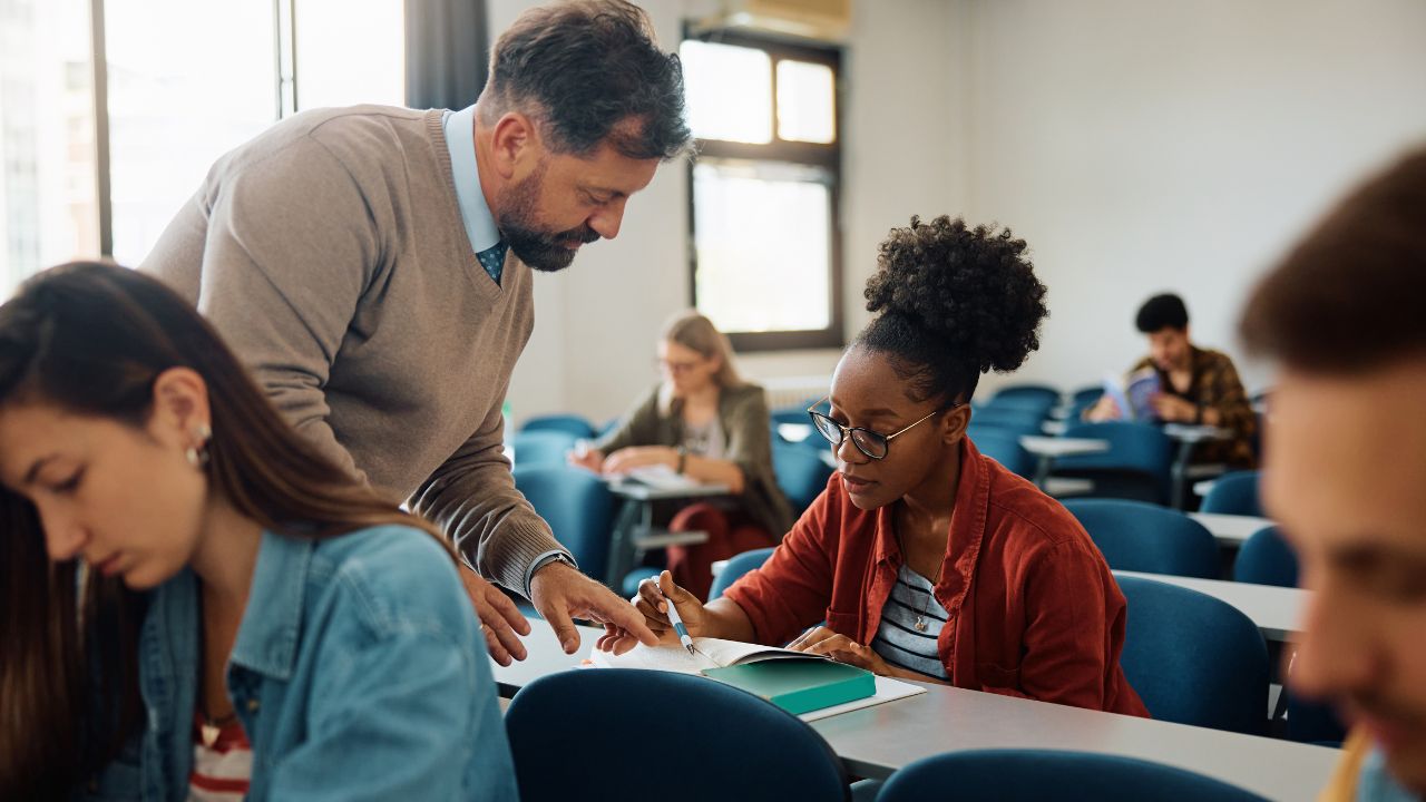 a importância da educação de jovens e adultos artigo