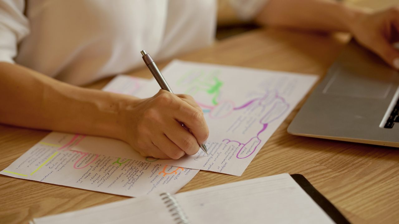 Como fazer uma análise crítica: guia completo