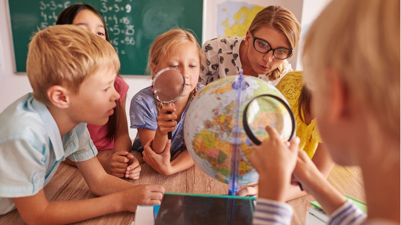 Docência em Geografia e Práticas Pedagógicas