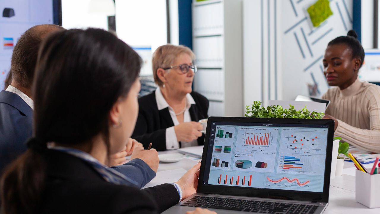 Liderança Analítica e Transformação Digital: como transformar dados, tecnologia e pessoas em decisões estratégicas